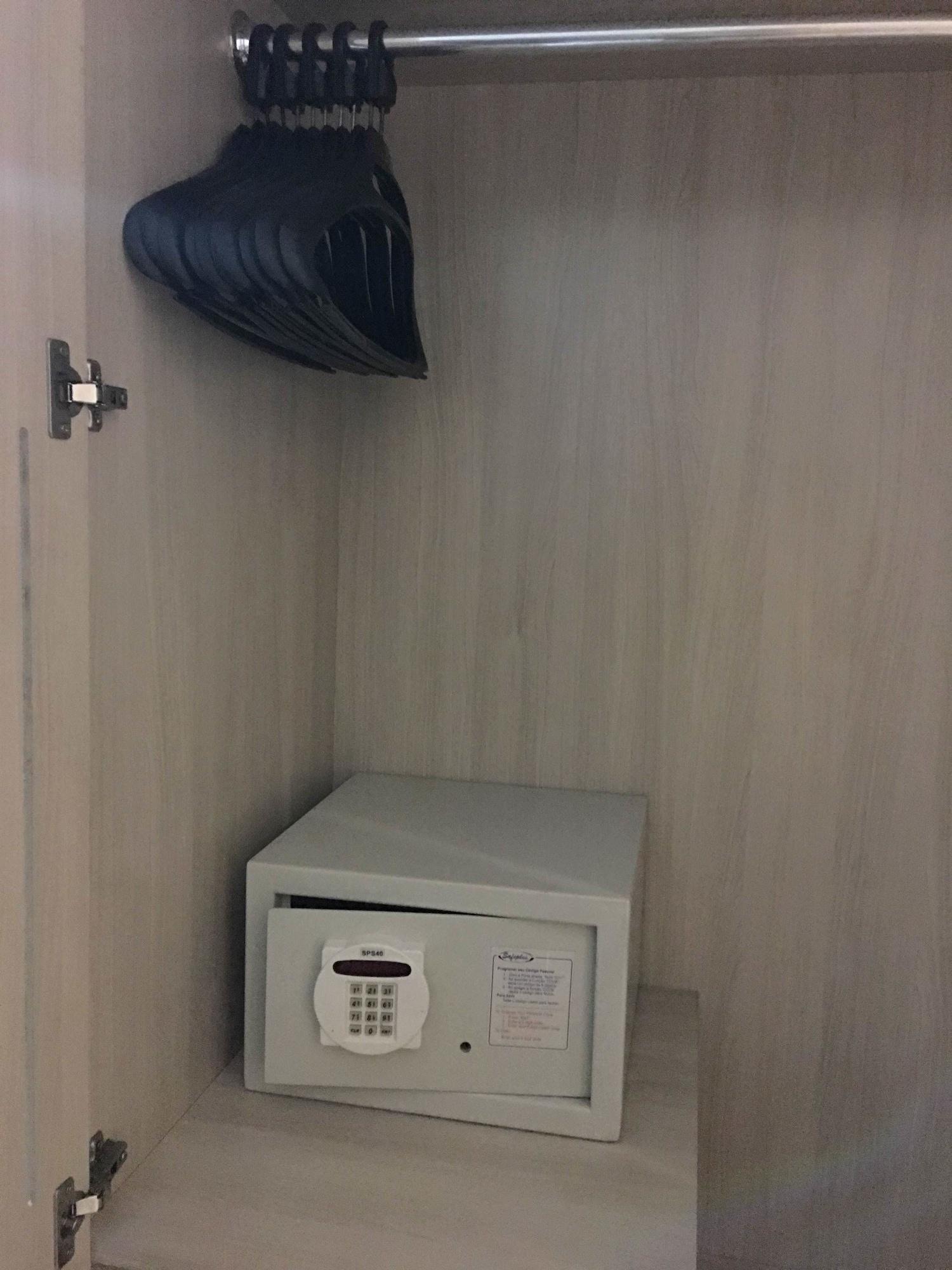 Sueds Plaza 호텔 포르투세구로 외부 사진